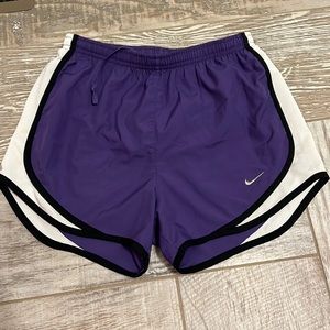 NIKE DRI FIT SZ XS PURPLE SHORTS